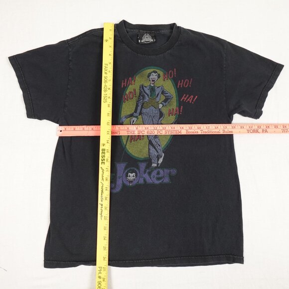 Vintage The Joker Batman Shirt Men's Medium Take Cover Tee Y2K - Picture 5 of 7